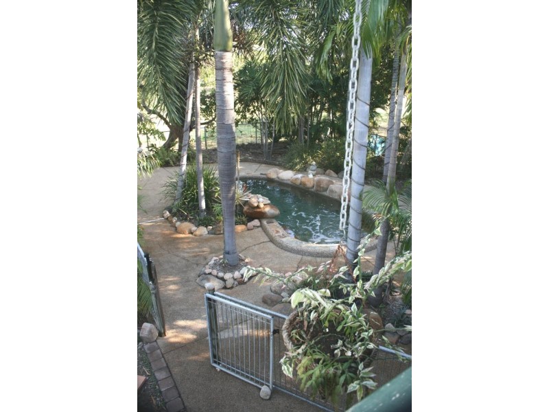 38 BAYSWATER TERRACE, Hyde Park QLD 4812