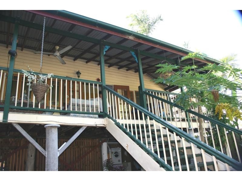 38 BAYSWATER TERRACE, Hyde Park QLD 4812