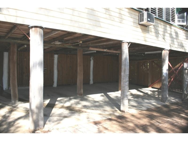 38 BAYSWATER TERRACE, Hyde Park QLD 4812