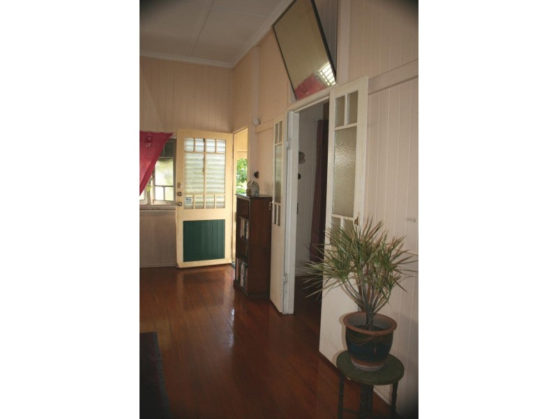 38 BAYSWATER TERRACE, Hyde Park QLD 4812