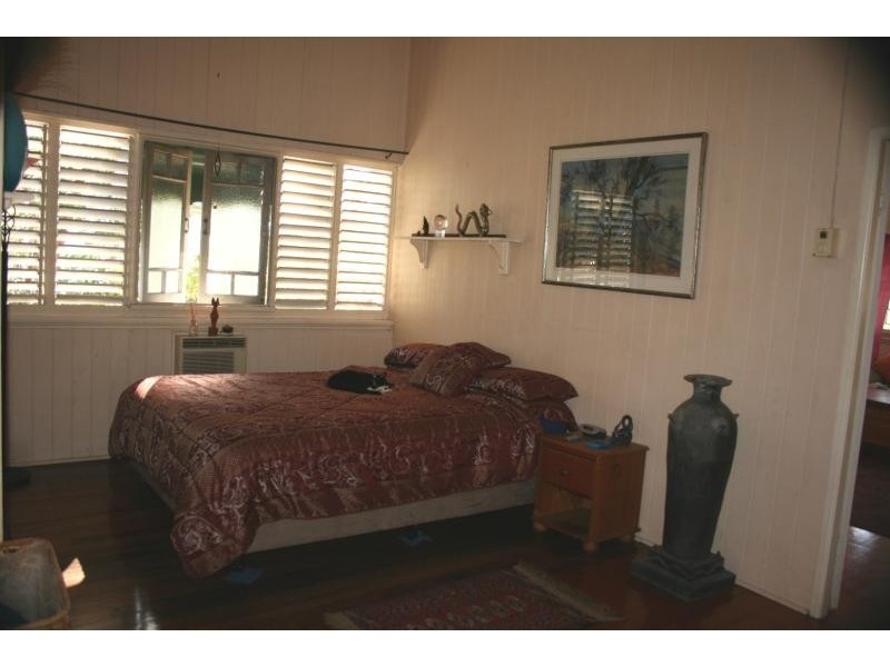 38 BAYSWATER TERRACE, Hyde Park QLD 4812