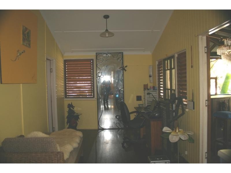 38 BAYSWATER TERRACE, Hyde Park QLD 4812