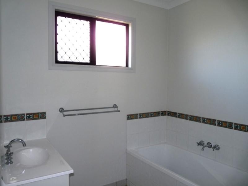 32 JANELLE STREET, Kelso QLD 4815