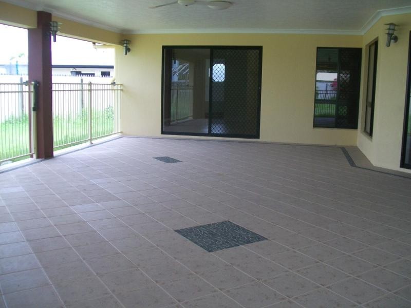 6 WHITEWOOD CLOSE, Mount Louisa QLD 4814