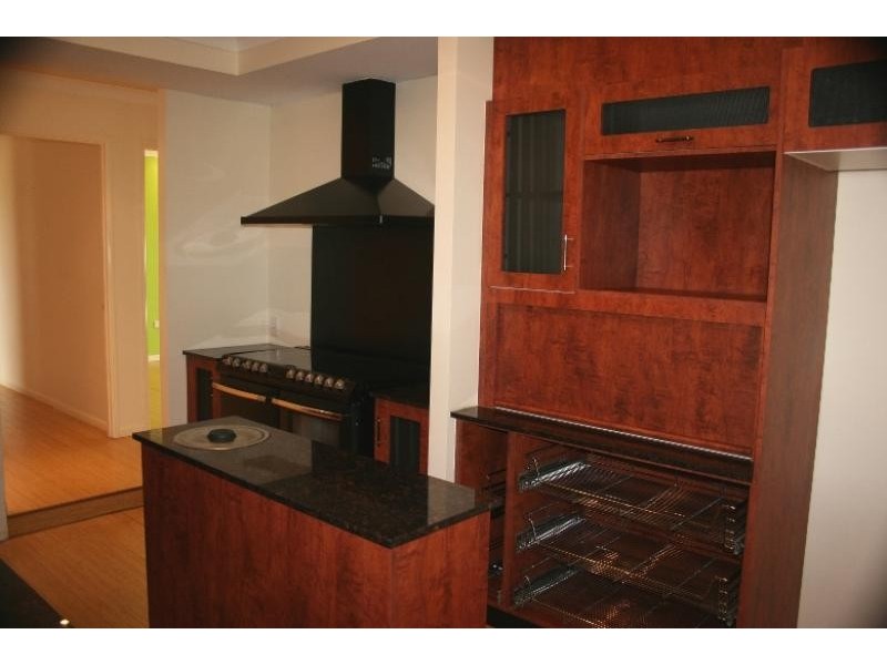 6 WHITEWOOD CLOSE, Mount Louisa QLD 4814