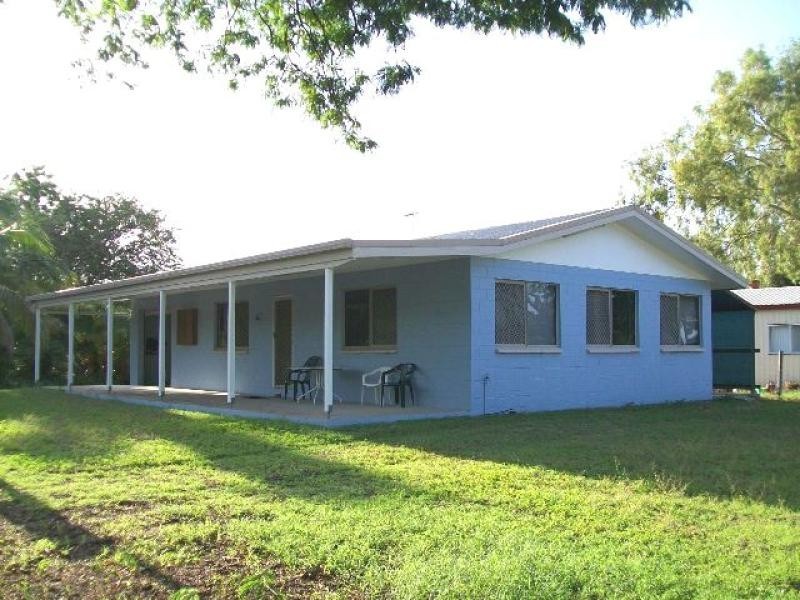 8 LENNIG PLACE, Nome QLD 4816