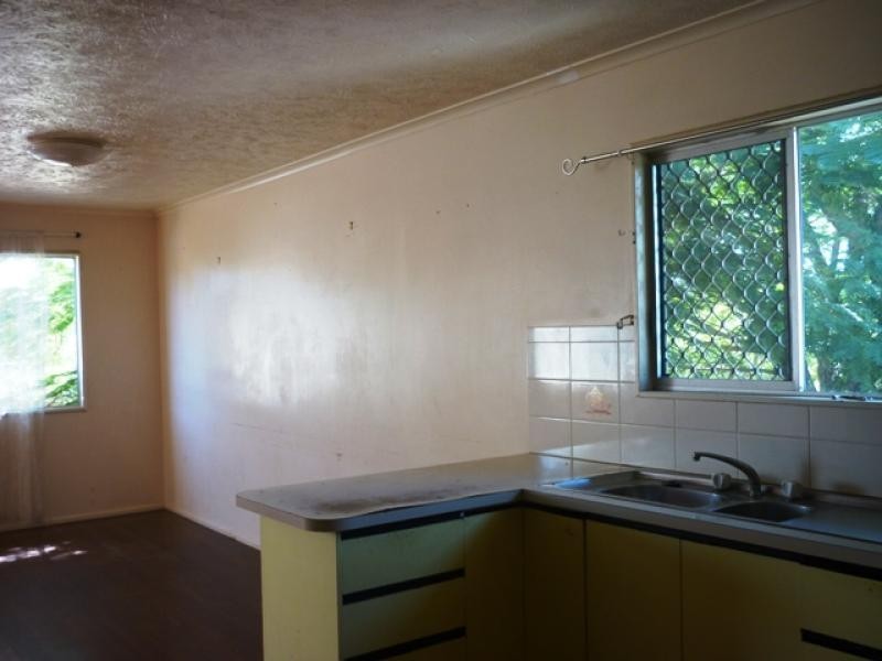 16 Davies Street, Mount Louisa QLD 4814