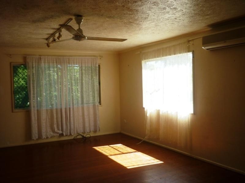 16 Davies Street, Mount Louisa QLD 4814