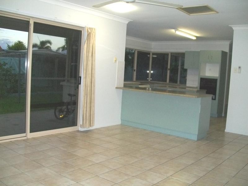 38 BURNDA STREET, Kirwan QLD 4817