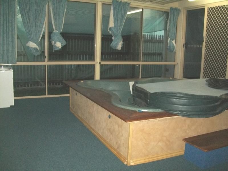 38 BURNDA STREET, Kirwan QLD 4817