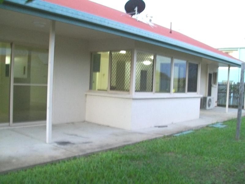 38 BURNDA STREET, Kirwan QLD 4817