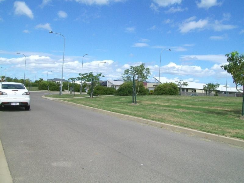 34 LAURIE MOTTI PARADE, Kirwan QLD 4817