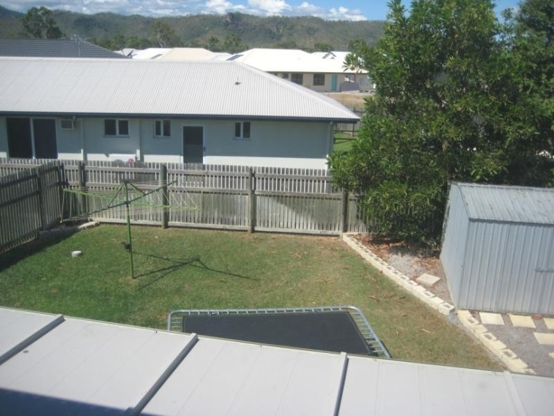 7 BLUE WREN DRIVE, Kelso QLD 4815