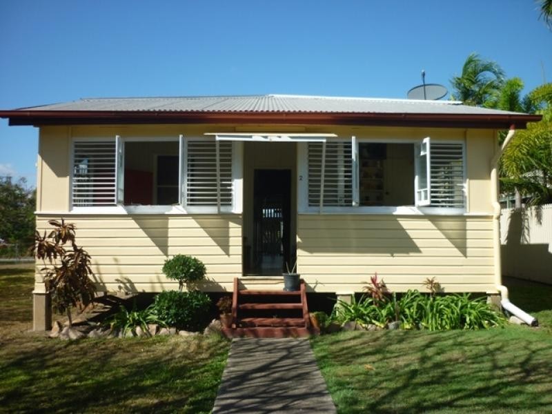 2 Shaw Street, West End QLD 4810