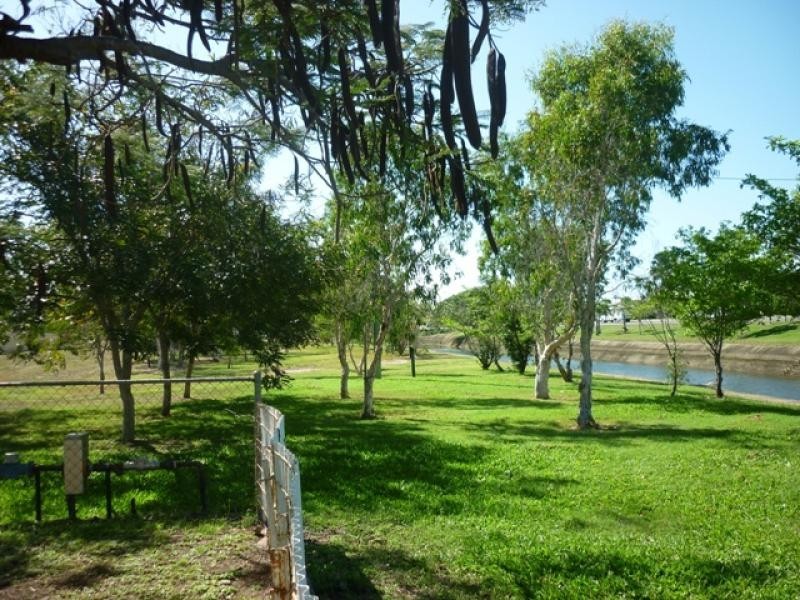 2 Shaw Street, West End QLD 4810