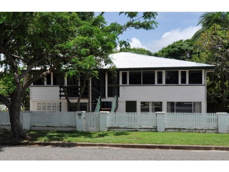 15 McKILLOP STREET, Belgian Gardens QLD 4810