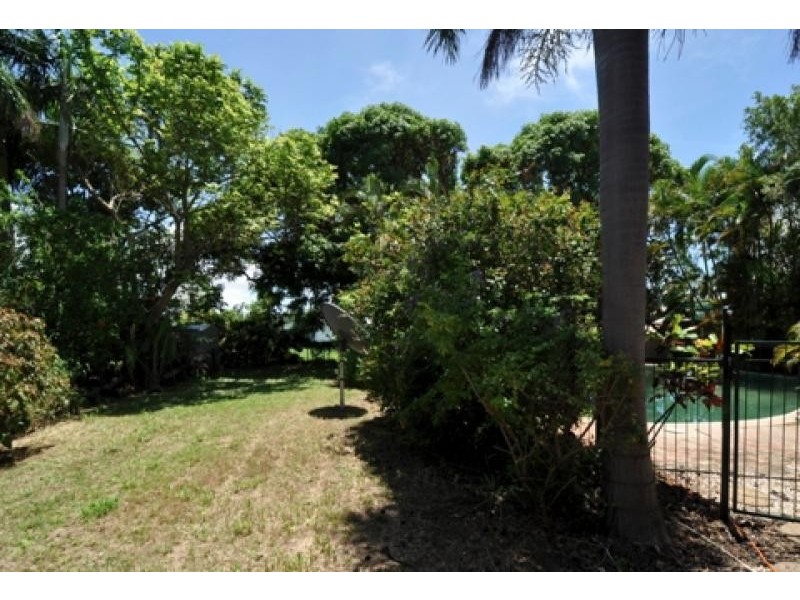 15 McKILLOP STREET, Belgian Gardens QLD 4810