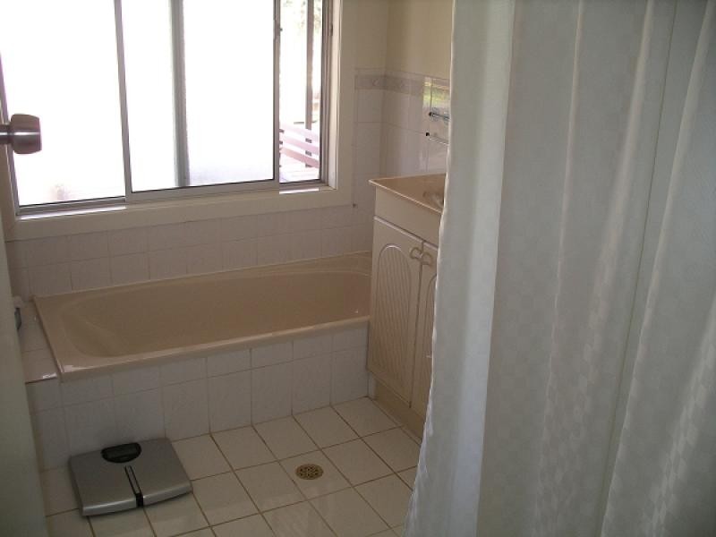 25 Shields Crescent, Wongan Hills WA 6603