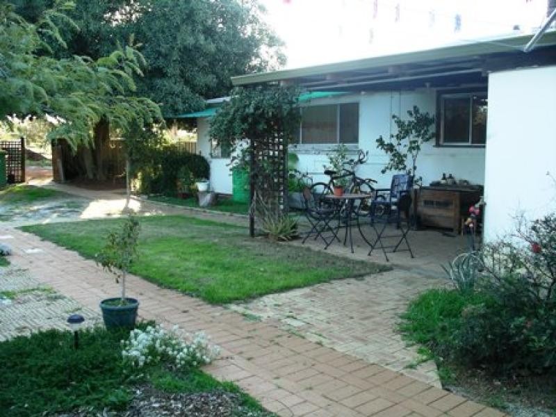 17 Avon Road, Wongan Hills WA 6603