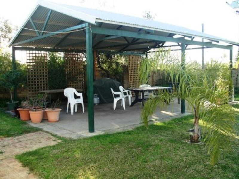 17 Avon Road, Wongan Hills WA 6603