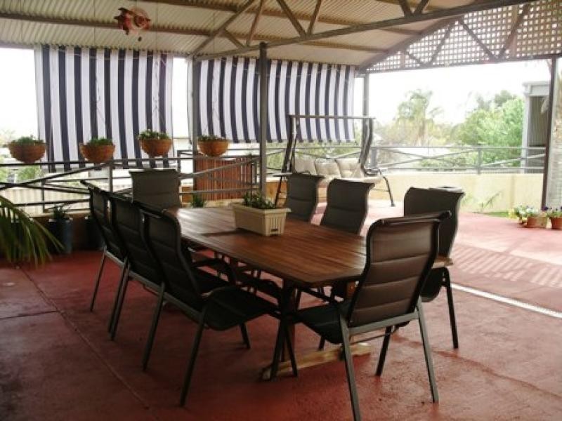 11 Moore Street, Wongan Hills WA 6603