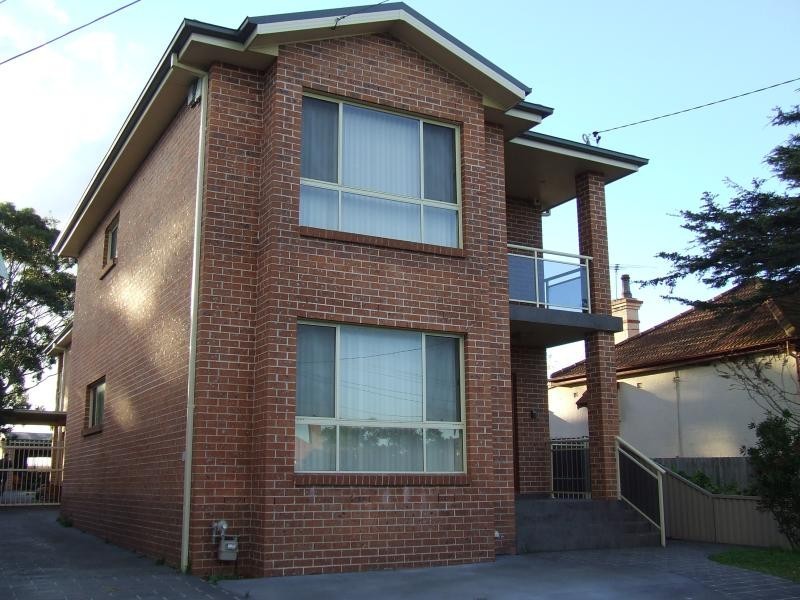 9 Waterview Street, Carlton NSW 2218