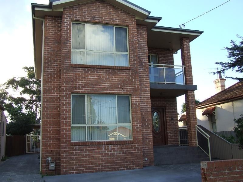 9 Waterview Street, Carlton NSW 2218