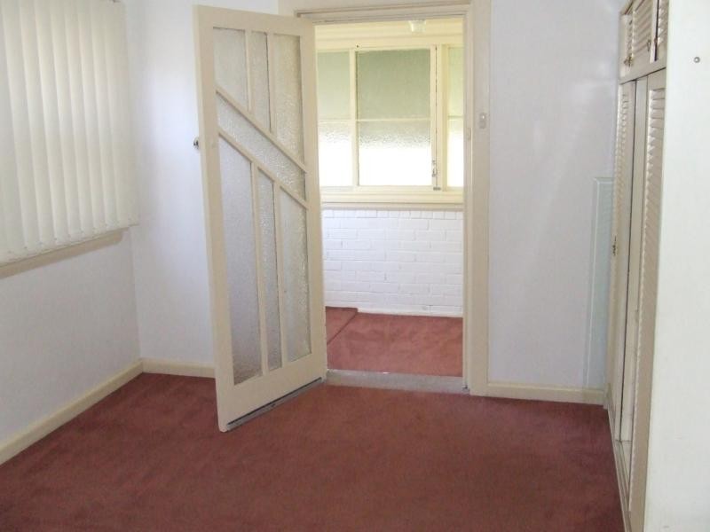 2 Jordan Ave, Beverly Hills NSW 2209