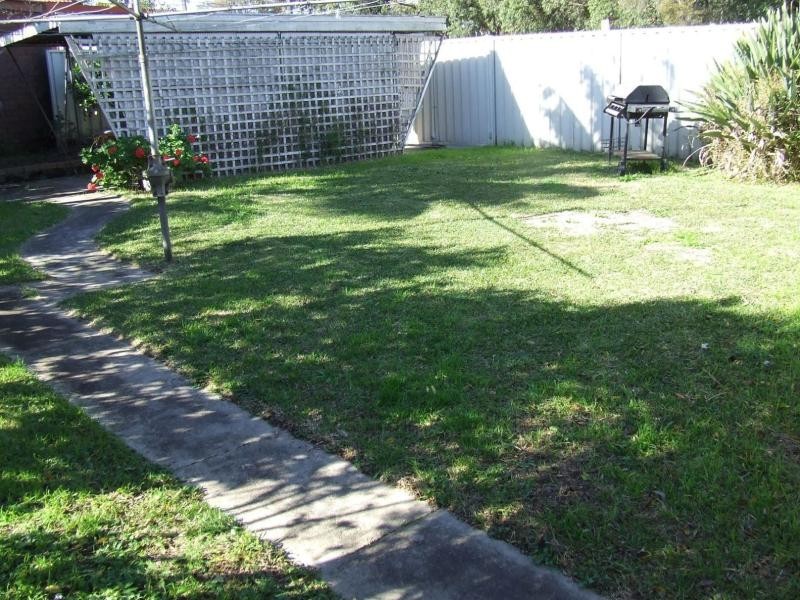 2 Jordan Ave, Beverly Hills NSW 2209