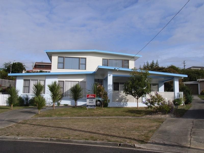14 RICHARDSON STREET, Ulverstone TAS 7315