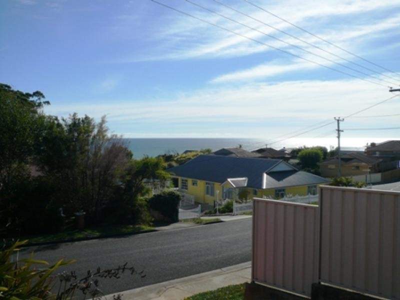 Unit 2/1 Long Street, Penguin TAS 7316