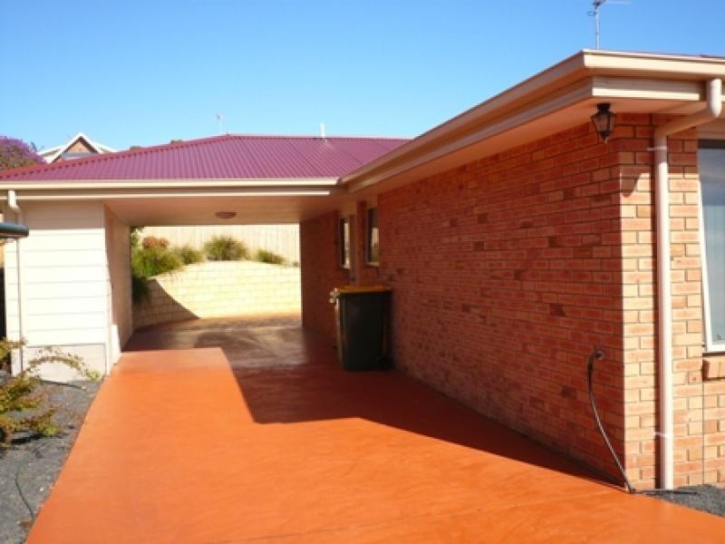 Unit 2/1 Long Street, Penguin TAS 7316