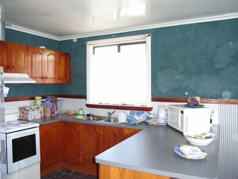 16 DOOLEY STREET, Ulverstone TAS 7315