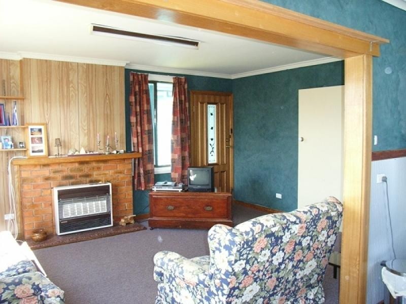 16 DOOLEY STREET, Ulverstone TAS 7315