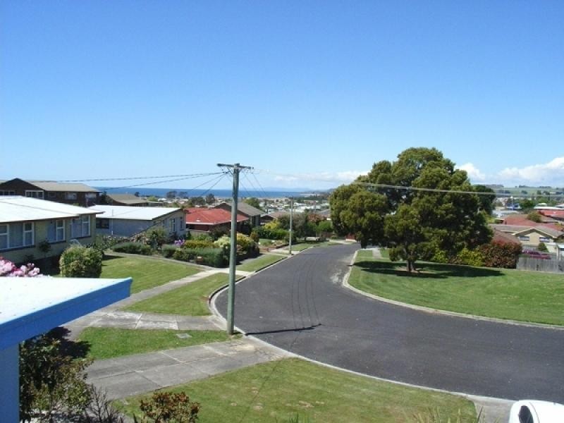 14 RICHARDSON STREET, Ulverstone TAS 7315
