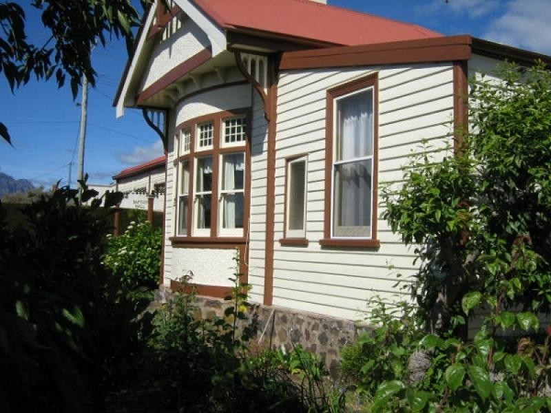 105 Main Street, Sheffield TAS 7306