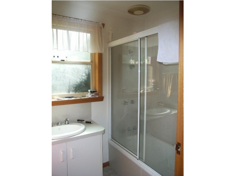 Unit 2, 3 Riverside Avenue, Ulverstone TAS 7315