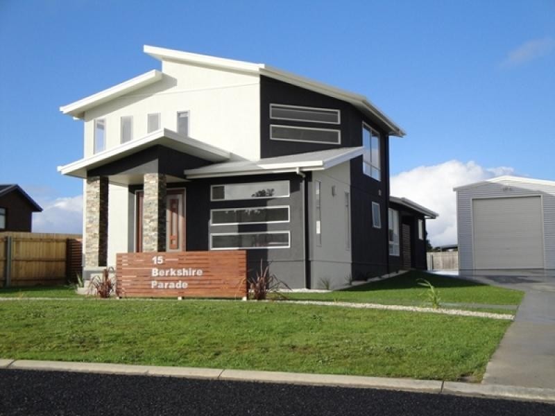 15 Berkshire Parade, Penguin TAS 7316
