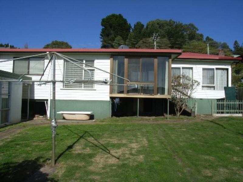 11 King Edward Street, Penguin TAS 7316