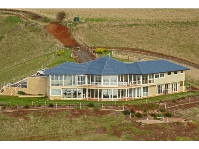 651 Penguin Road, Penguin TAS 7316
