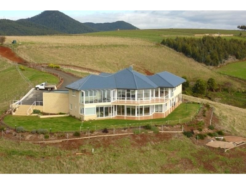 651 Penguin Road, Penguin TAS 7316