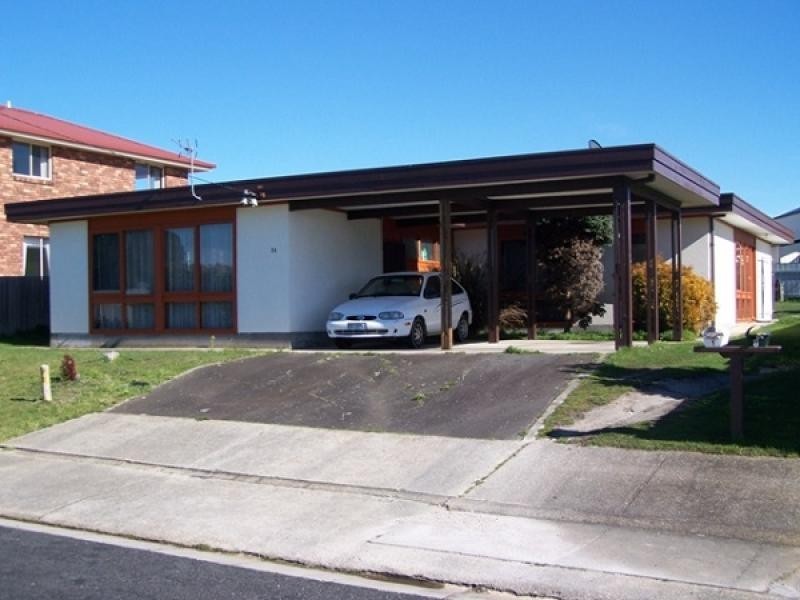 Unit 1, 24 Pineleigh Street, Penguin TAS 7316