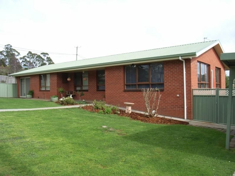 35 South Road, Penguin TAS 7316