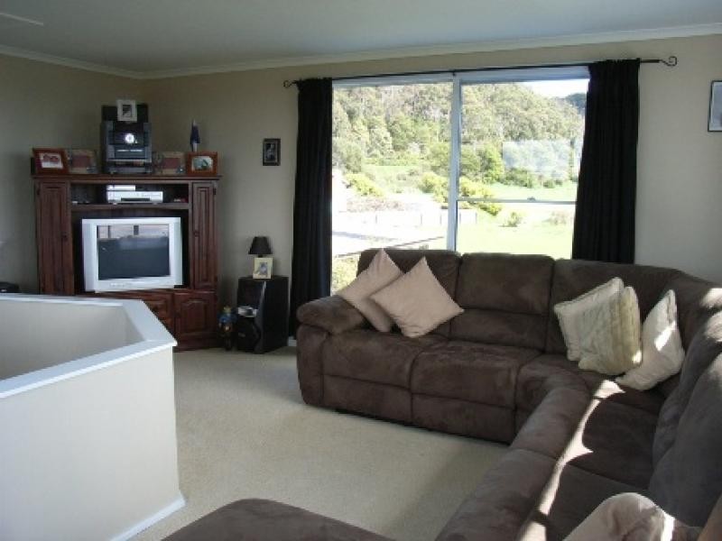 16 Overall Street, Sulphur Creek TAS 7316