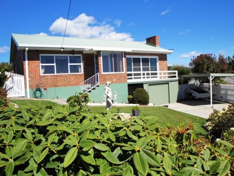 26 Elizabeth Street, Penguin TAS 7316