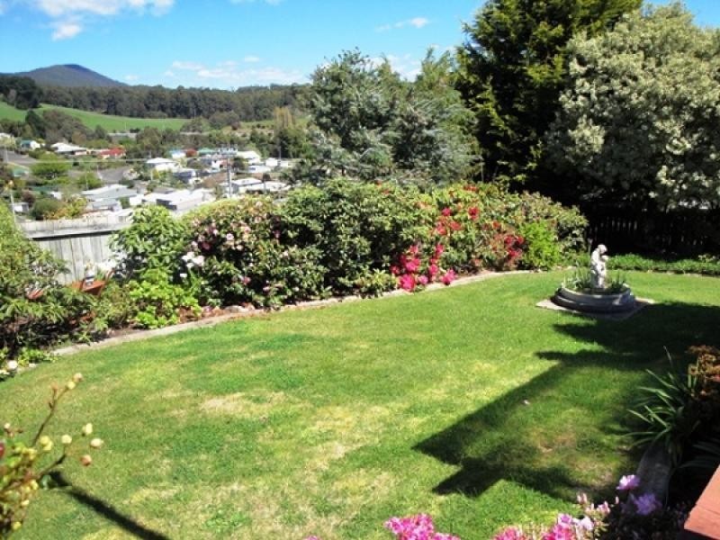 26 Elizabeth Street, Penguin TAS 7316