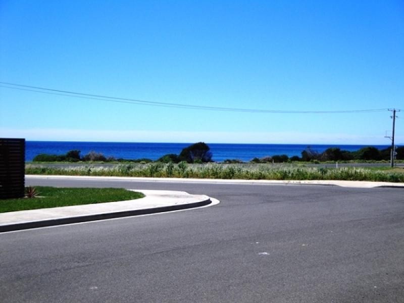 18 Oceanside Boulevard, Sulphur Creek TAS 7316