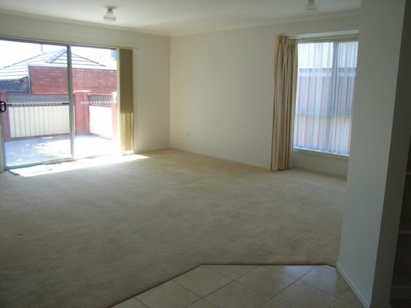 Unit 3, 42 Main Street, Ulverstone TAS 7315