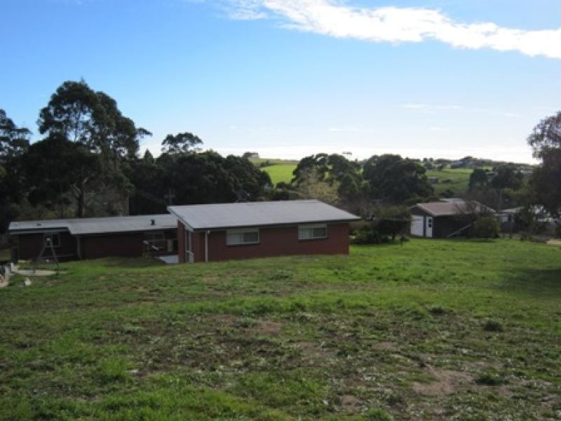 47 Deviation Road, Penguin TAS 7316