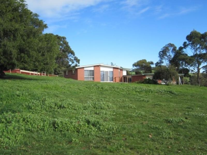 47 Deviation Road, Penguin TAS 7316